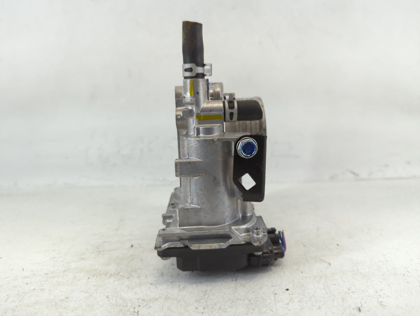 2023 Honda Hr-V Throttle Body P/N:004697 M30113, GMH1A Fits Fits 2016 2017 2018 2019 2020 2021 2022 OEM Used Auto Parts - Oe