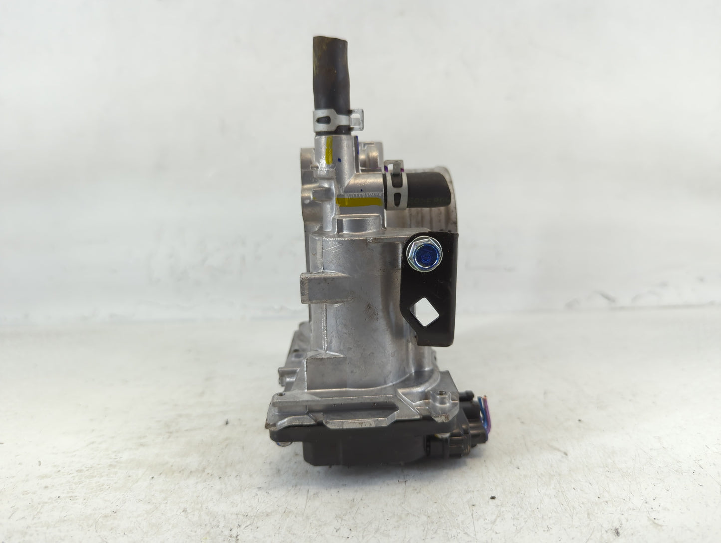 2023 Honda Hr-V Throttle Body P/N:004697 M30113, GMH1A Fits Fits 2016 2017 2018 2019 2020 2021 2022 OEM Used Auto Parts - Oe