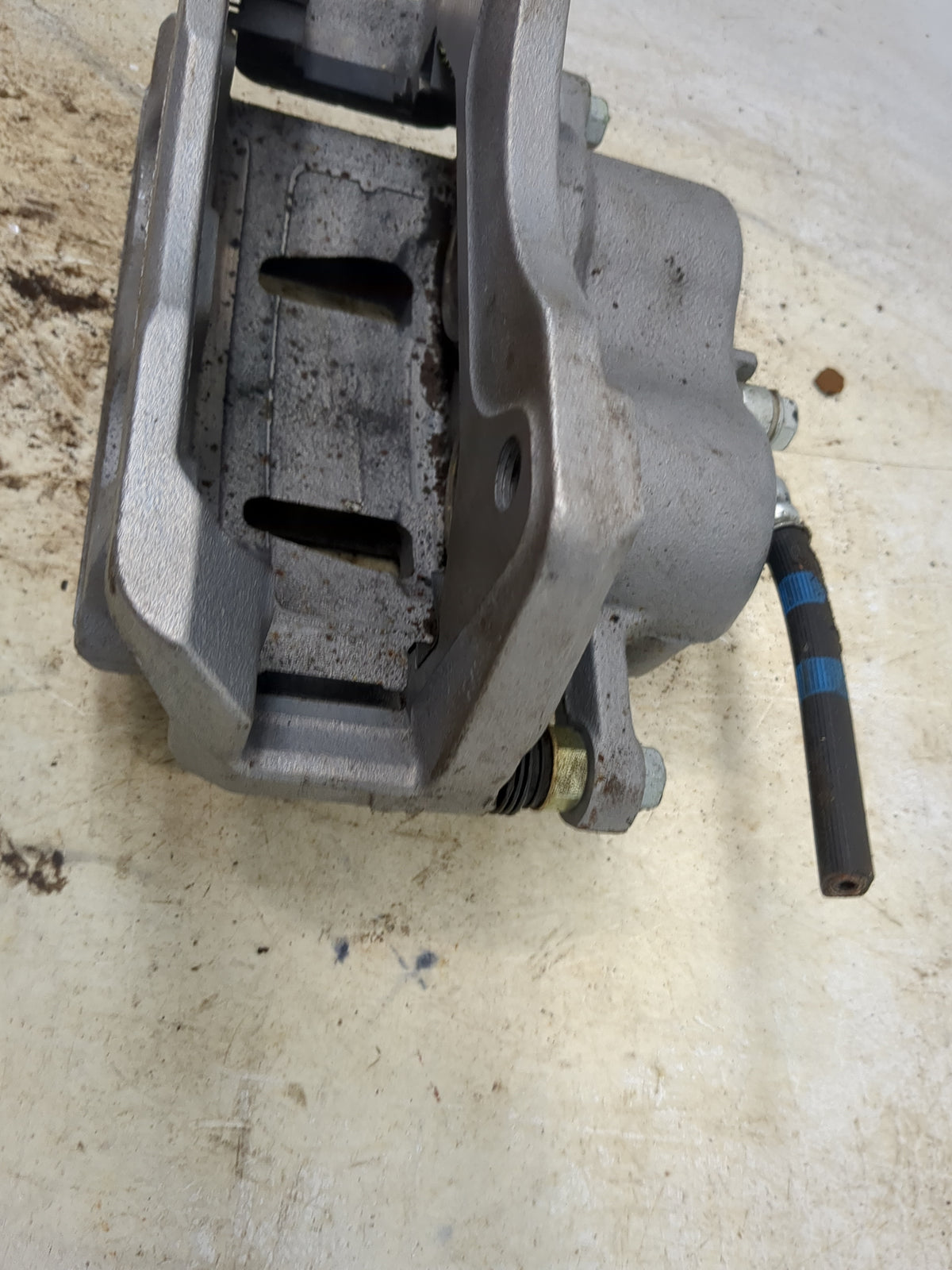 2023 Honda Odyssey Front Passenger Right Brake Caliper - Oemusedautoparts1.com