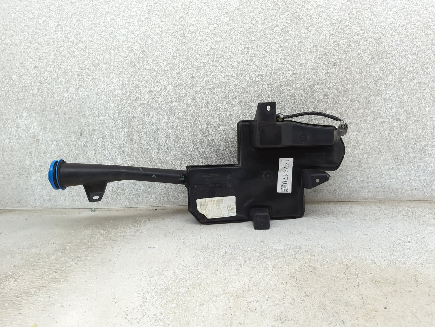 2019-2022 Honda Passport Windshield Washer Fluid Reservoir Bottle Oem - Oemusedautoparts1.com