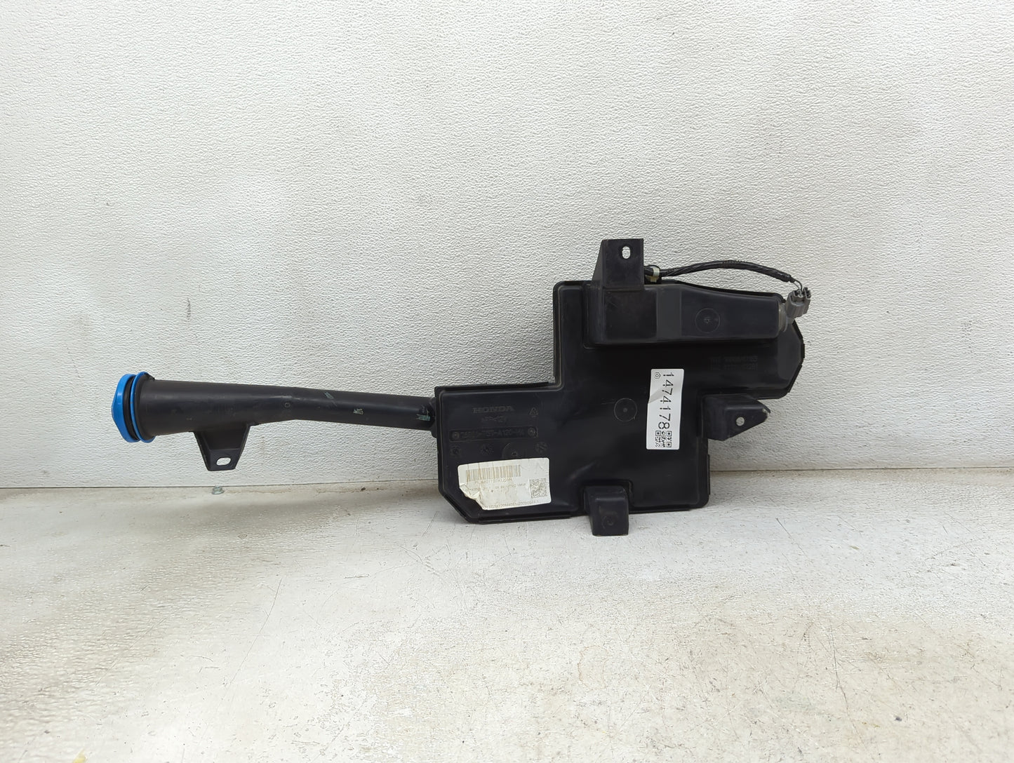 2019-2022 Honda Passport Windshield Washer Fluid Reservoir Bottle Oem - Oemusedautoparts1.com