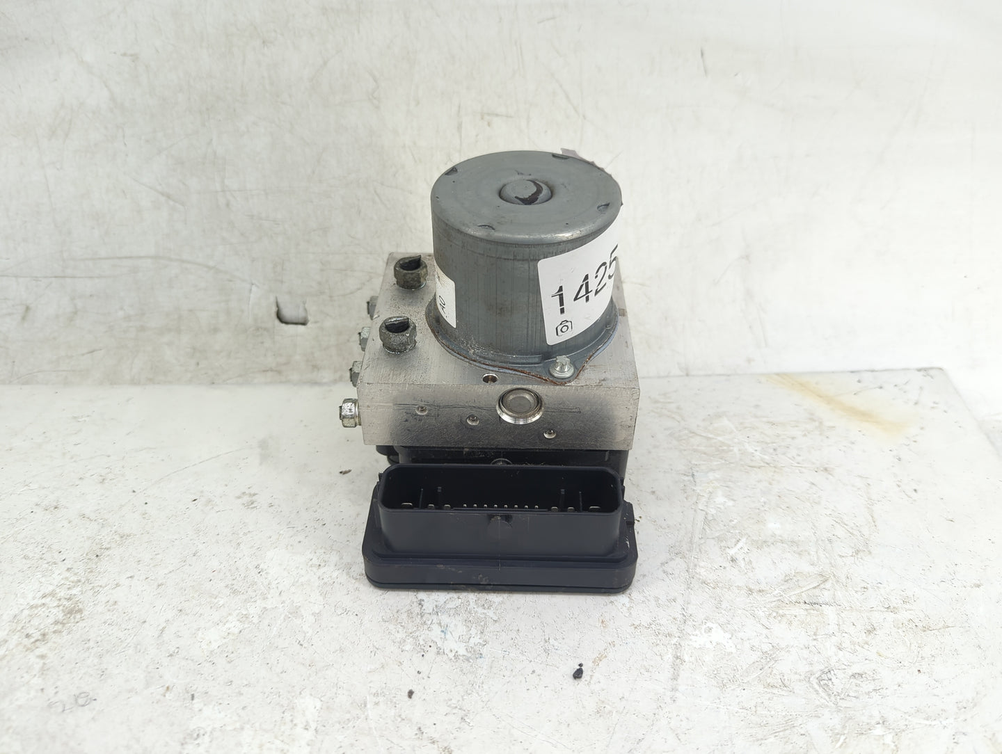 2023 Honda Pilot ABS Pump Control Module Replacement P/N:0265957093 Fits OEM Used Auto Parts - Oemusedautoparts1.com