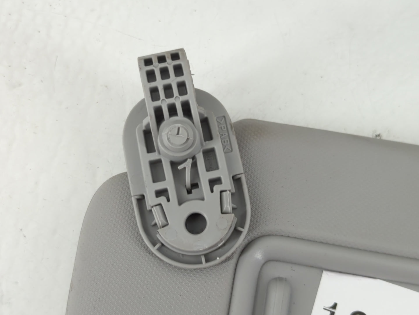 2021-2022 Hyundai Elantra Sun Visor Shade Replacement Passenger Right Mirror Fits Fits 2021 2022 OEM Used Auto Parts - Oemus