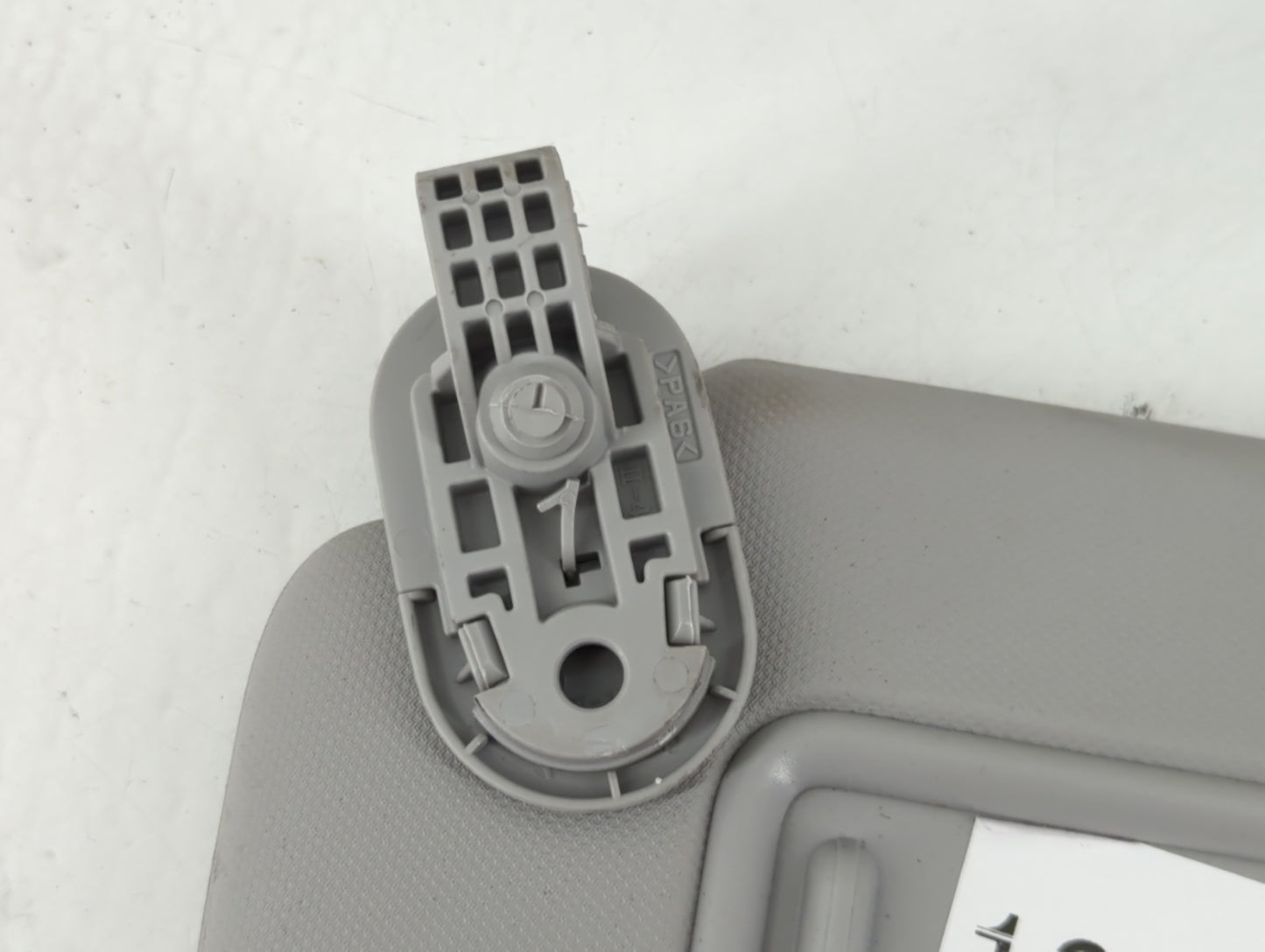 2021-2022 Hyundai Elantra Sun Visor Shade Replacement Passenger Right Mirror Fits Fits 2021 2022 OEM Used Auto Parts - Oemus