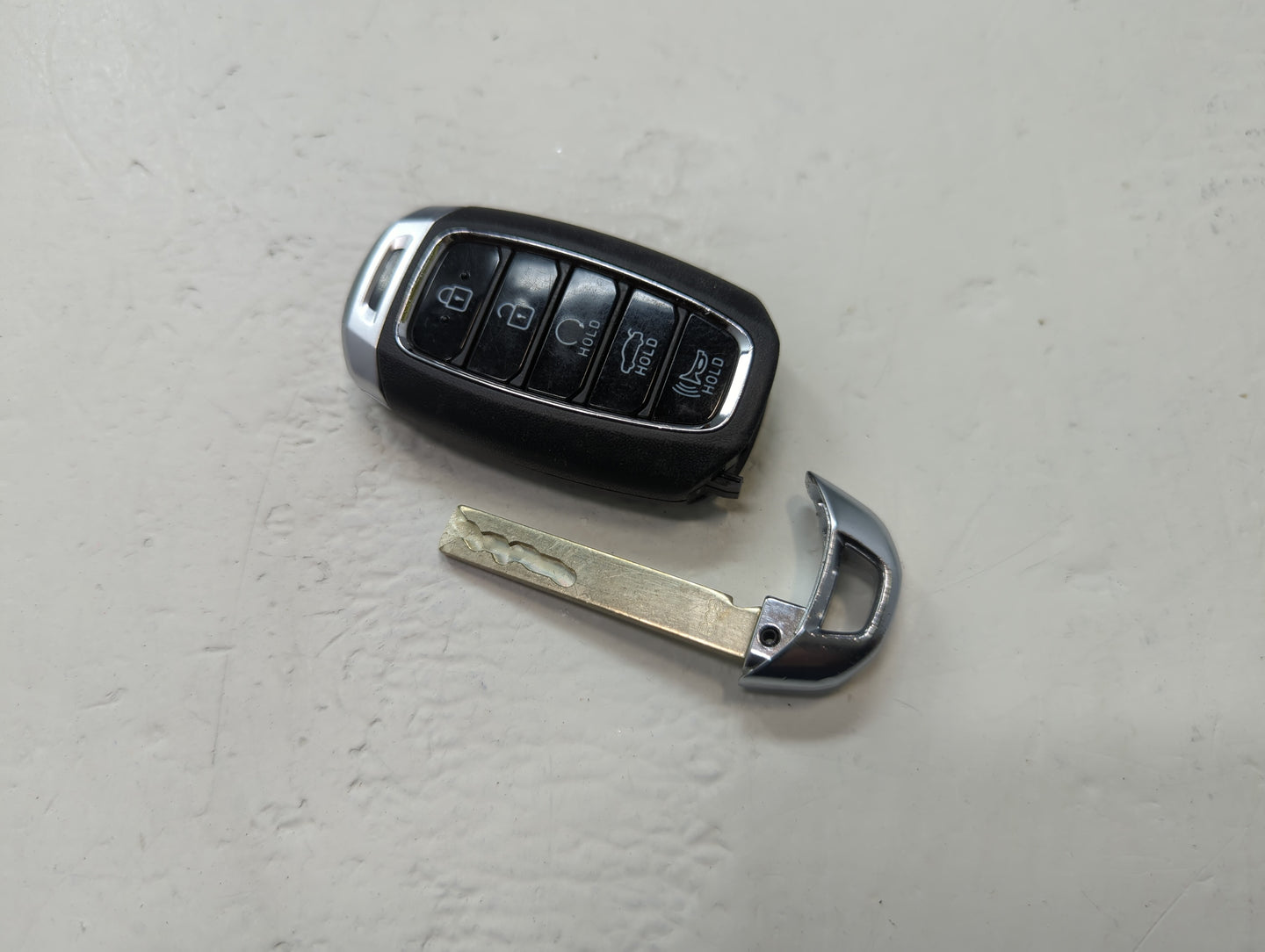 Hyundai Elantra Keyless Entry Remote Fob NYOMBEC5FOB2004 5 buttons - Oemusedautoparts1.com