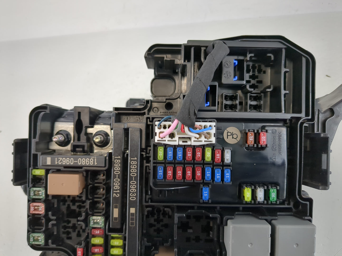2021-2022 Hyundai Elantra Fusebox Fuse Box Panel Relay Module P/N:91200-IB050AA Fits Fits 2021 2022 OEM Used Auto Parts - Oe