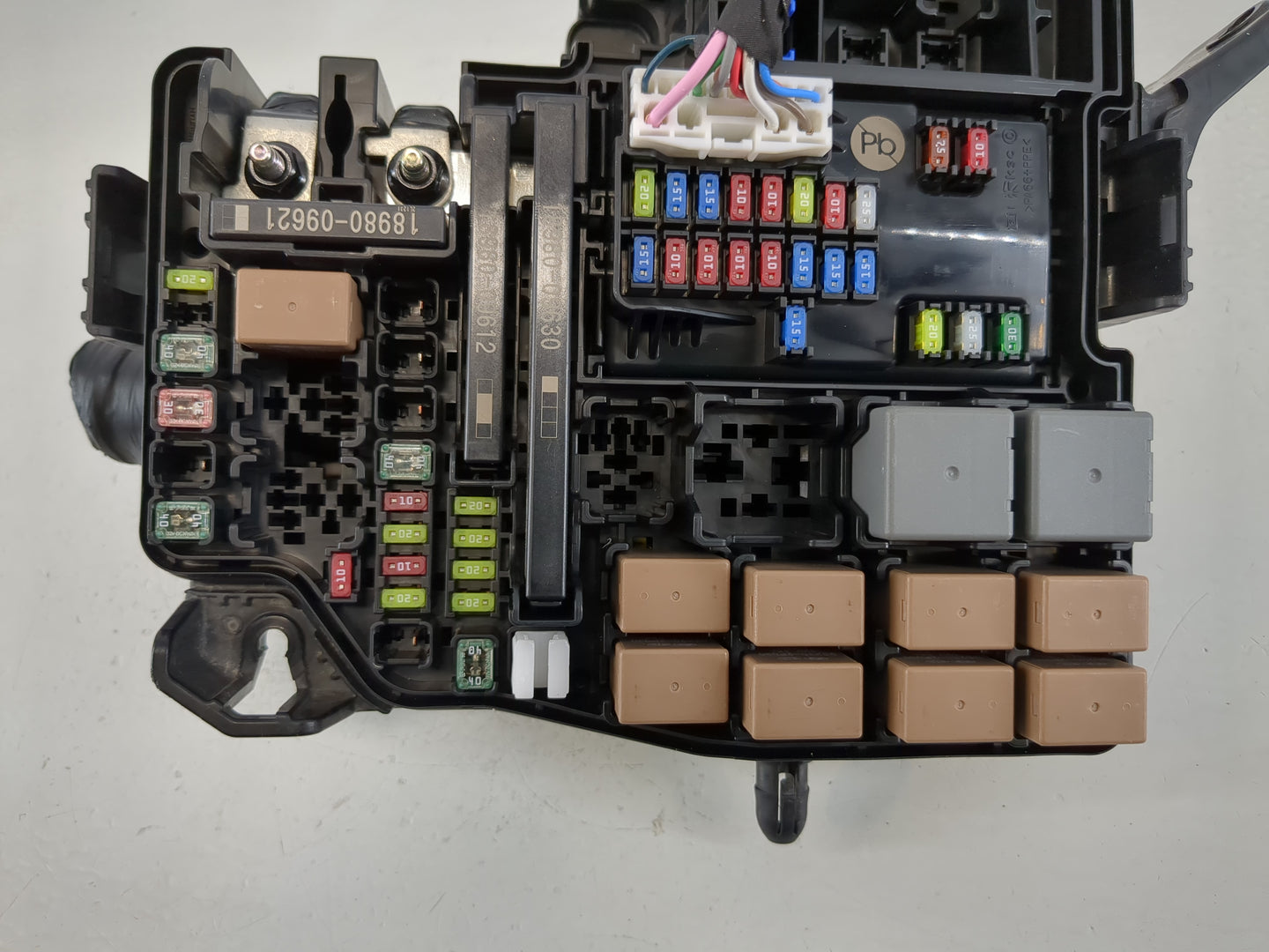 2021-2022 Hyundai Elantra Fusebox Fuse Box Panel Relay Module P/N:91200-IB050AA Fits Fits 2021 2022 OEM Used Auto Parts - Oe
