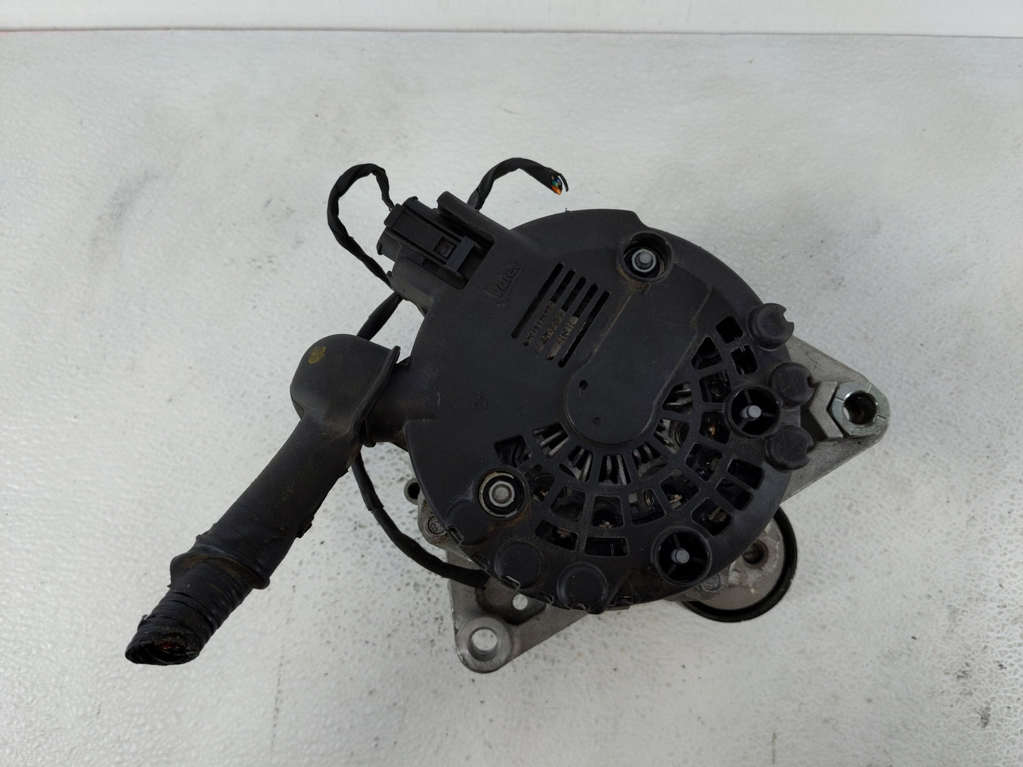 2021-2022 Hyundai Elantra Alternator Replacement Generator Charging Assembly Engine OEM P/N:37300-2J355 Fits Fits 2021 2022 