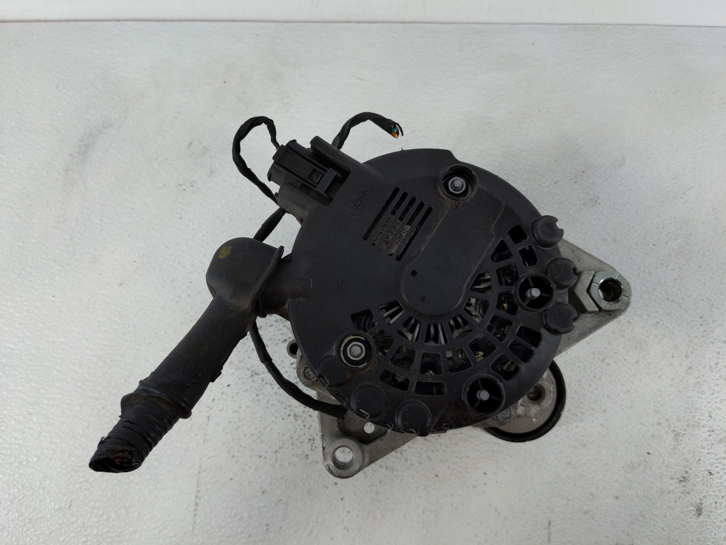 2021-2022 Hyundai Elantra Alternator Replacement Generator Charging Assembly Engine OEM P/N:37300-2J355 Fits Fits 2021 2022 