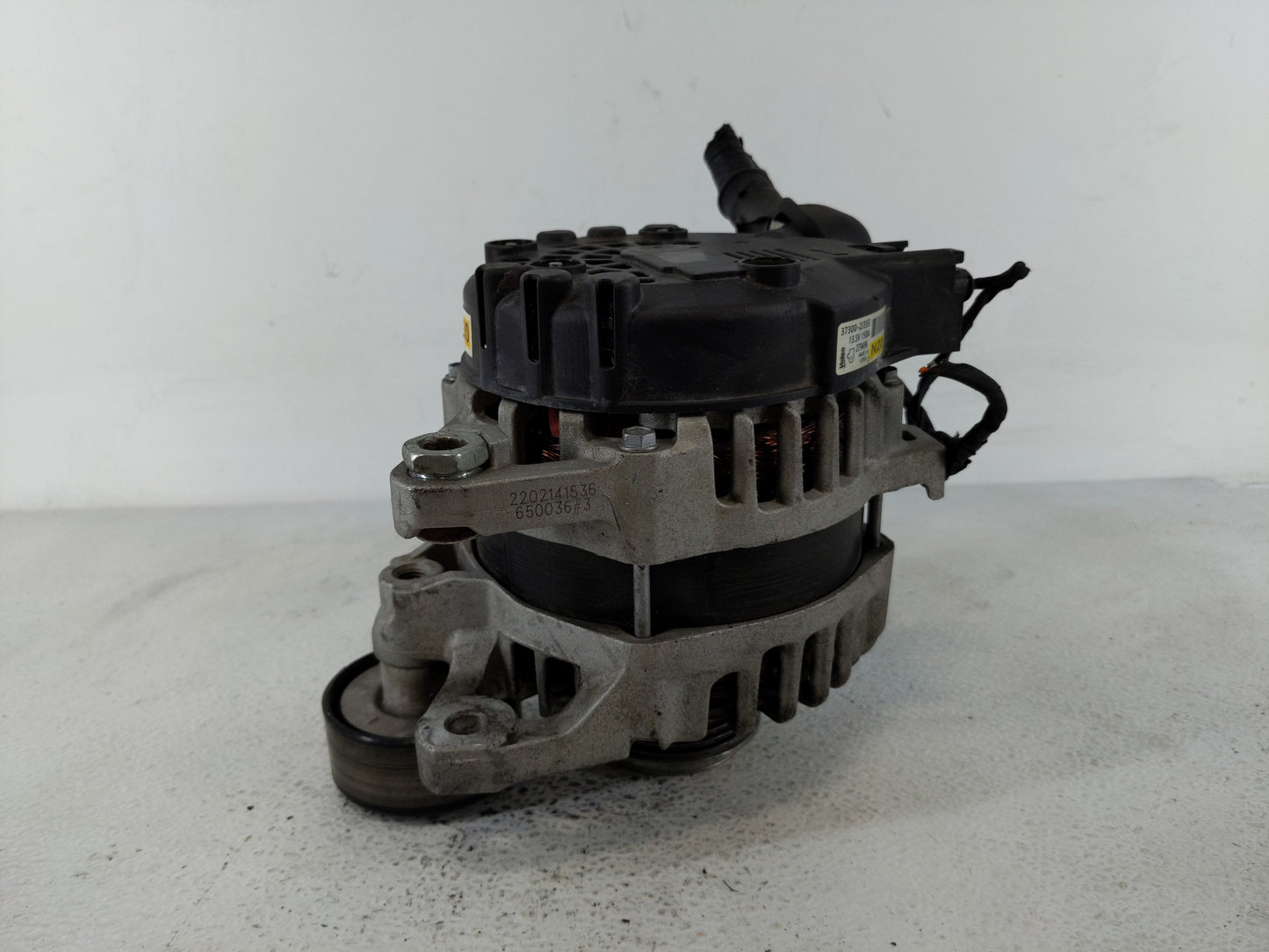 2021-2022 Hyundai Elantra Alternator Replacement Generator Charging Assembly Engine OEM P/N:37300-2J355 Fits Fits 2021 2022 