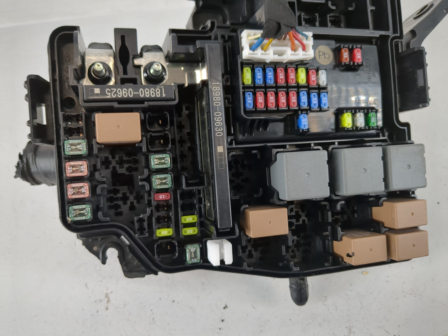 2021-2022 Hyundai Elantra Fusebox Fuse Box Panel Relay Module P/N:91956-AA020 Fits Fits 2021 2022 OEM Used Auto Parts - Oemu