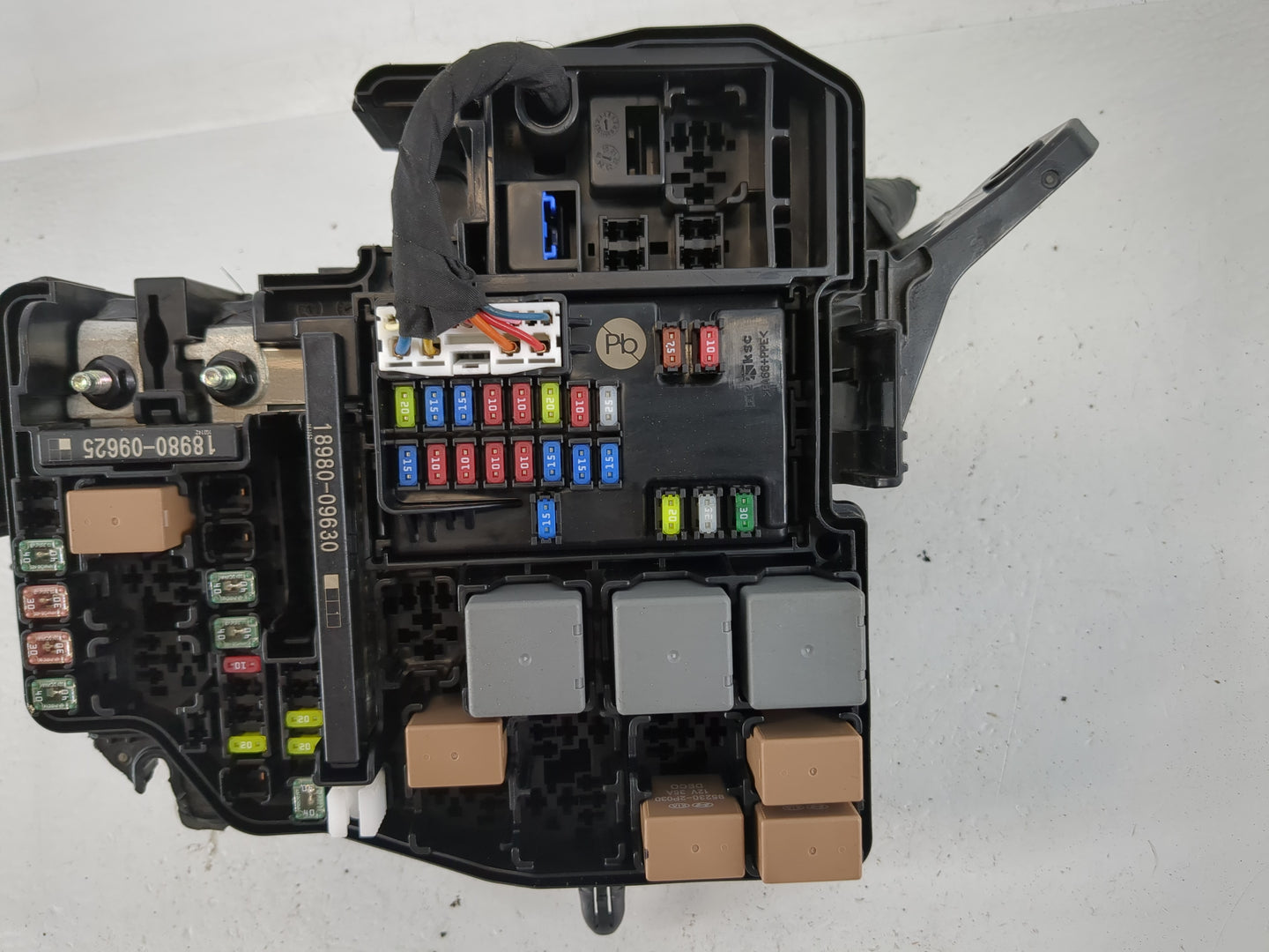 2021-2022 Hyundai Elantra Fusebox Fuse Box Panel Relay Module P/N:91956-AA020 Fits Fits 2021 2022 OEM Used Auto Parts - Oemu