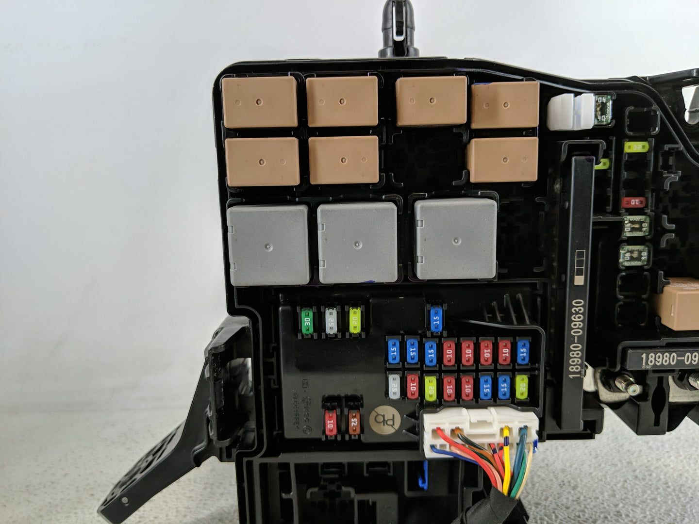 2021-2022 Hyundai Elantra Fusebox Fuse Box Panel Relay Module P/N:91230AB310CA Fits Fits 2021 2022 OEM Used Auto Parts - Oem