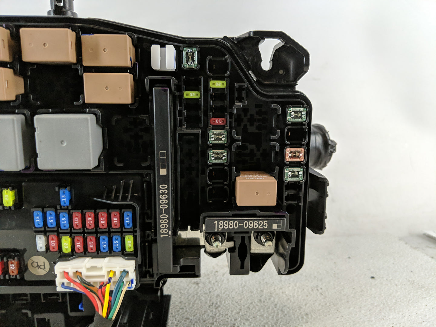 2021-2022 Hyundai Elantra Fusebox Fuse Box Panel Relay Module P/N:91230AB310CA Fits Fits 2021 2022 OEM Used Auto Parts - Oem