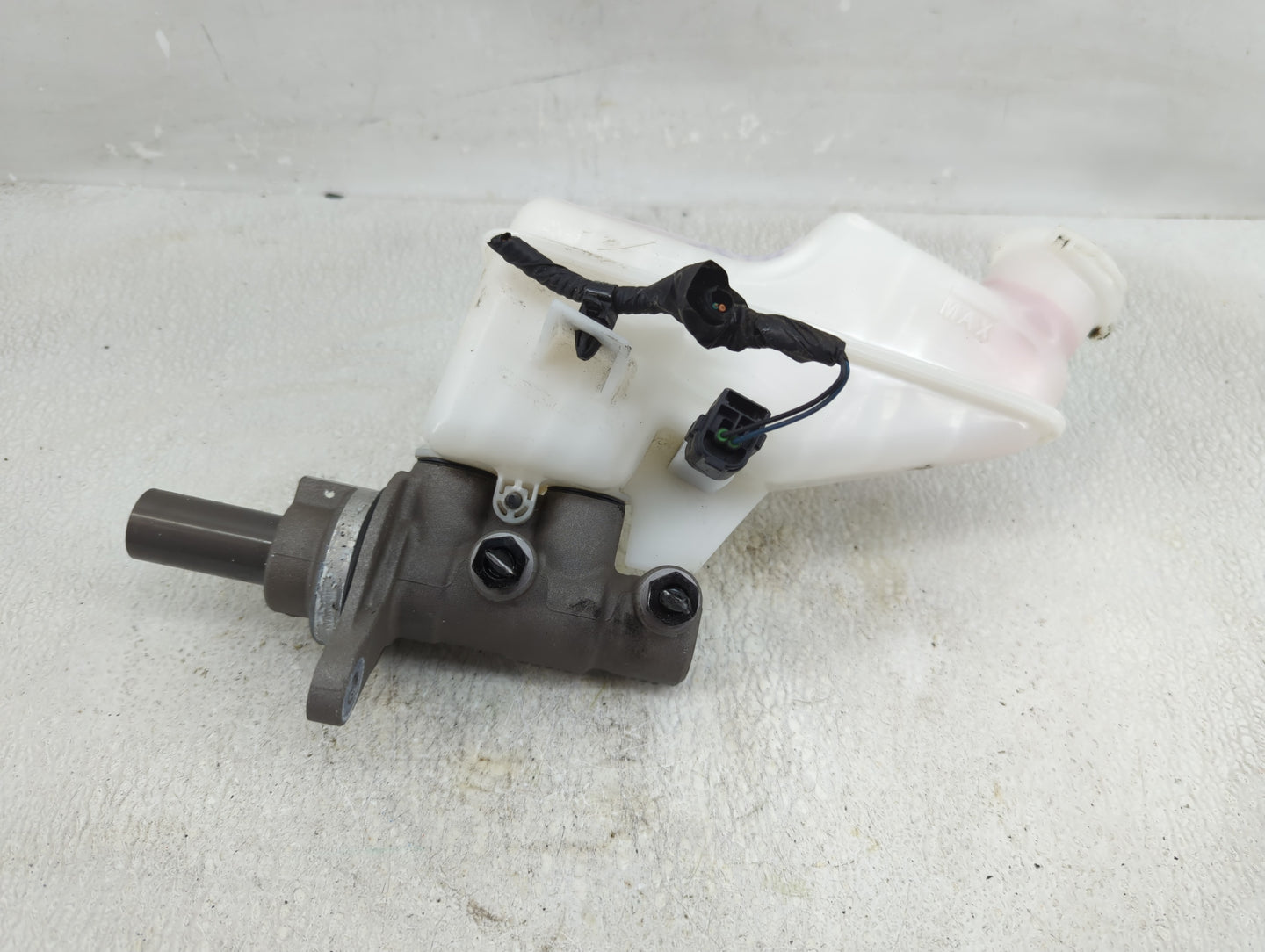 2023 Hyundai Elantra Brake Master Cylinder 1276280 - Oemusedautoparts1.com