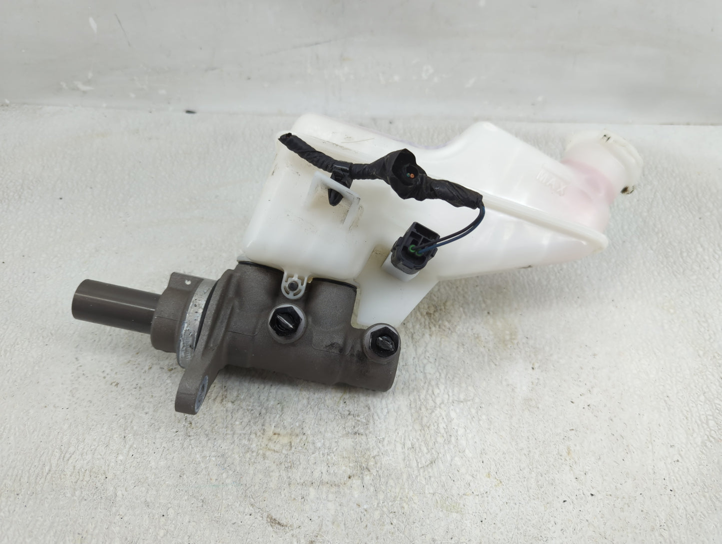 2023 Hyundai Elantra Brake Master Cylinder 1276280 - Oemusedautoparts1.com