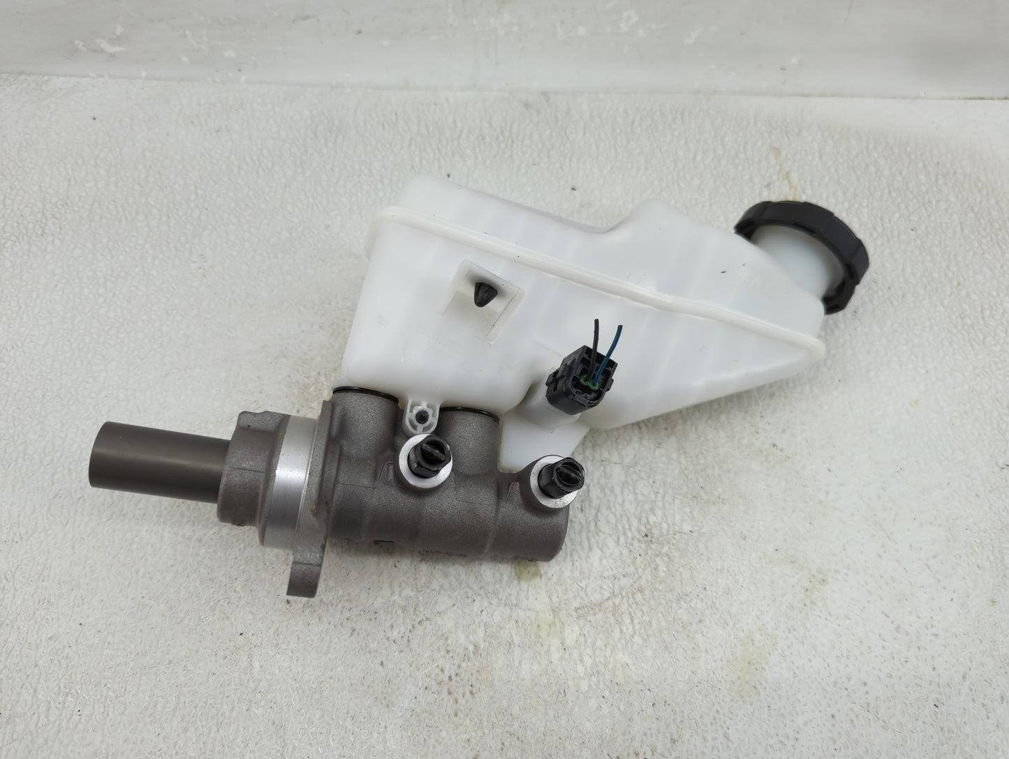 2023 Hyundai Elantra Brake Master Cylinder - Oemusedautoparts1.com