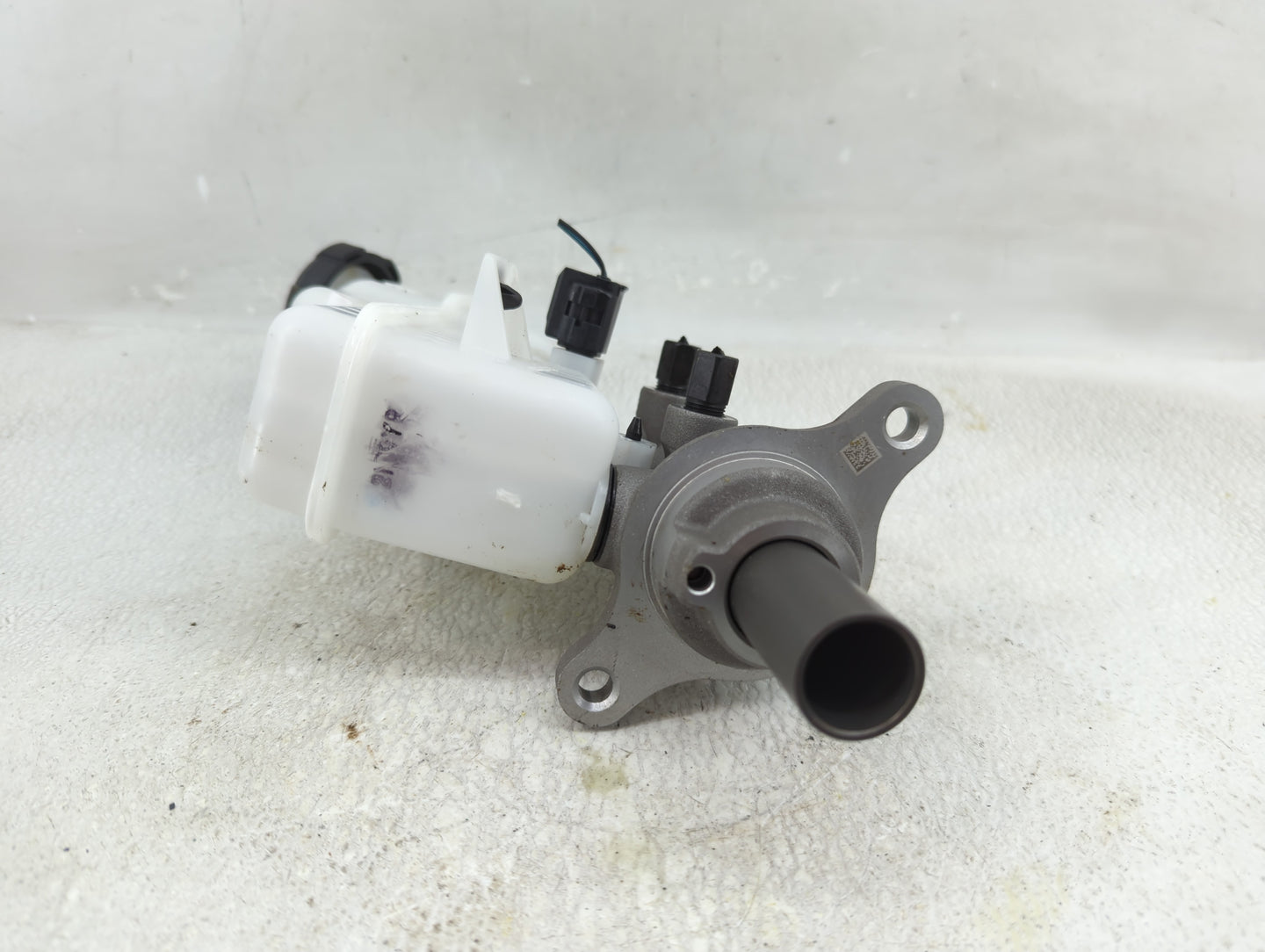 2023 Hyundai Elantra Brake Master Cylinder - Oemusedautoparts1.com