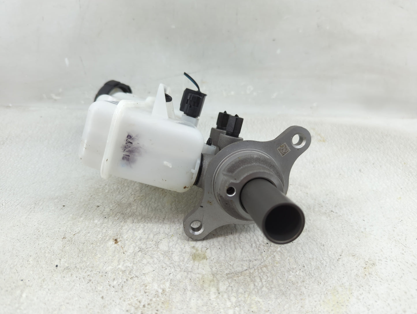 2023 Hyundai Elantra Brake Master Cylinder - Oemusedautoparts1.com