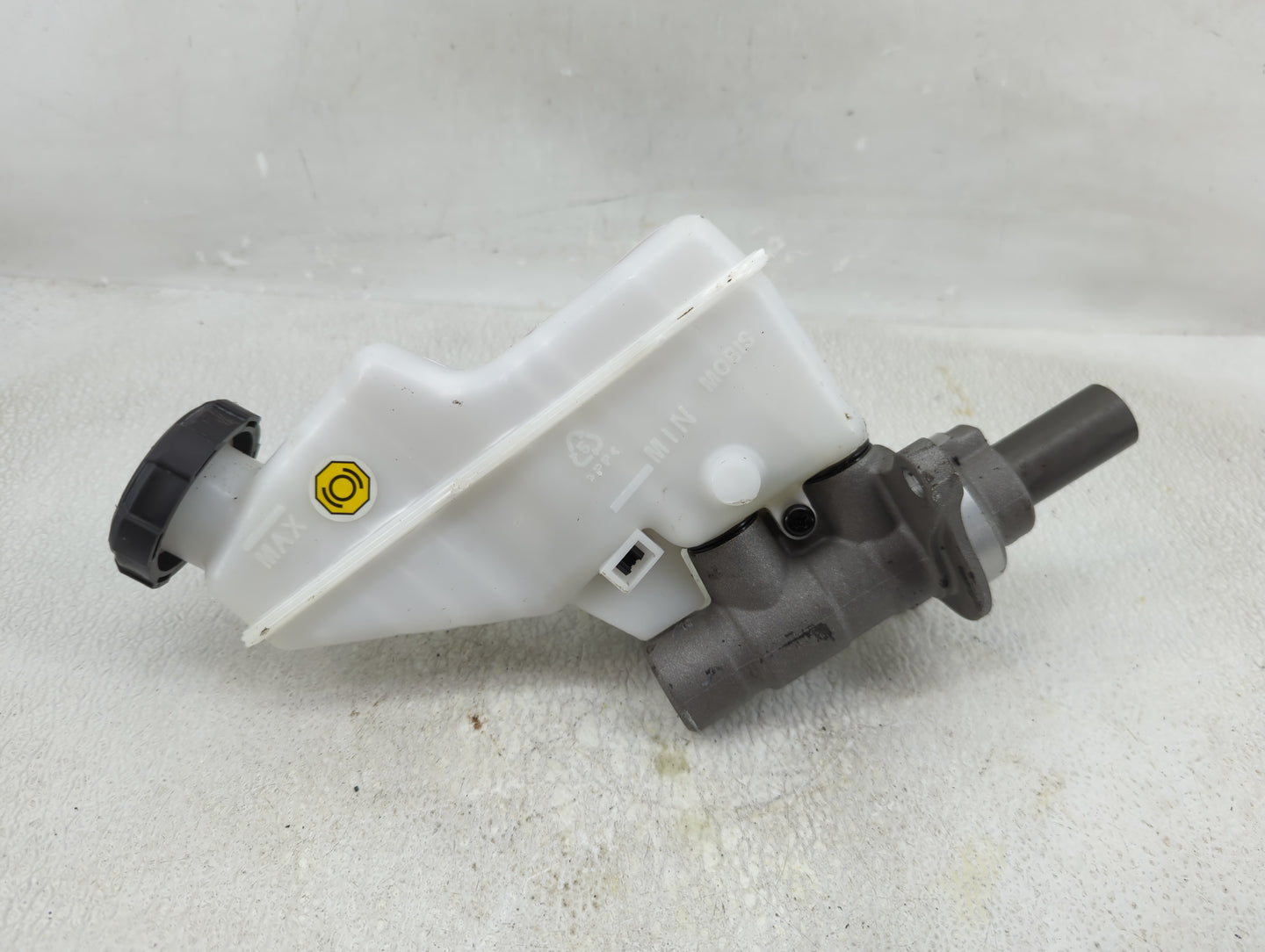 2023 Hyundai Elantra Brake Master Cylinder - Oemusedautoparts1.com