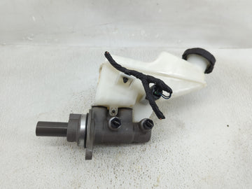 2023 Hyundai Elantra Brake Master Cylinder - Oemusedautoparts1.com