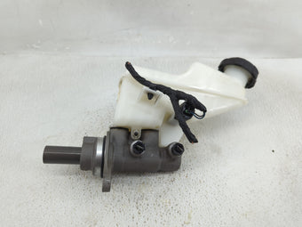 compare product 2023 Hyundai Elantra Brake Master Cylinder 1277637