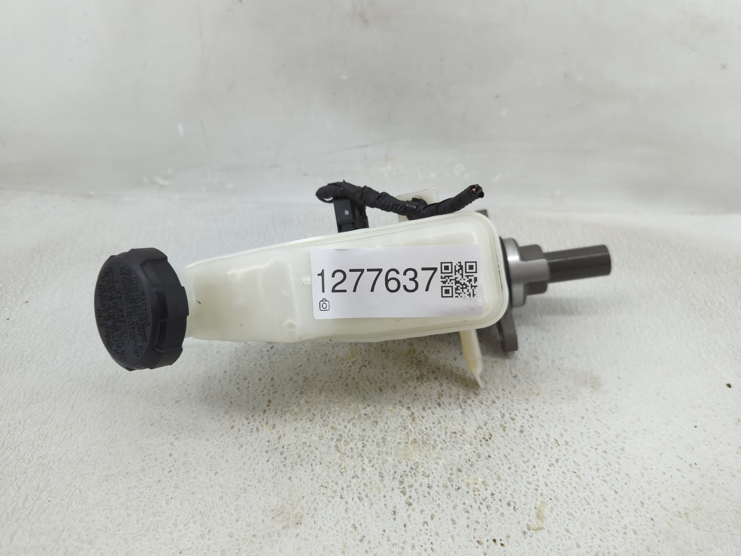 2023 Hyundai Elantra Brake Master Cylinder 1277637 - Oemusedautoparts1.com