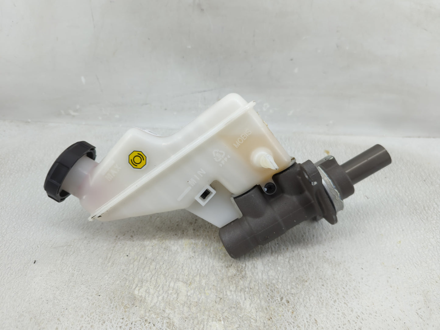 2023 Hyundai Elantra Brake Master Cylinder 1277859 - Oemusedautoparts1.com
