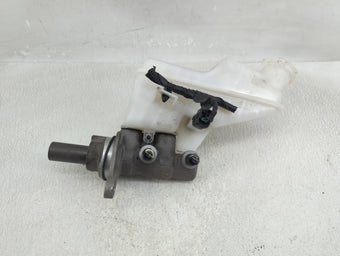 compare product 2023 Hyundai Elantra Brake Master Cylinder 1290505