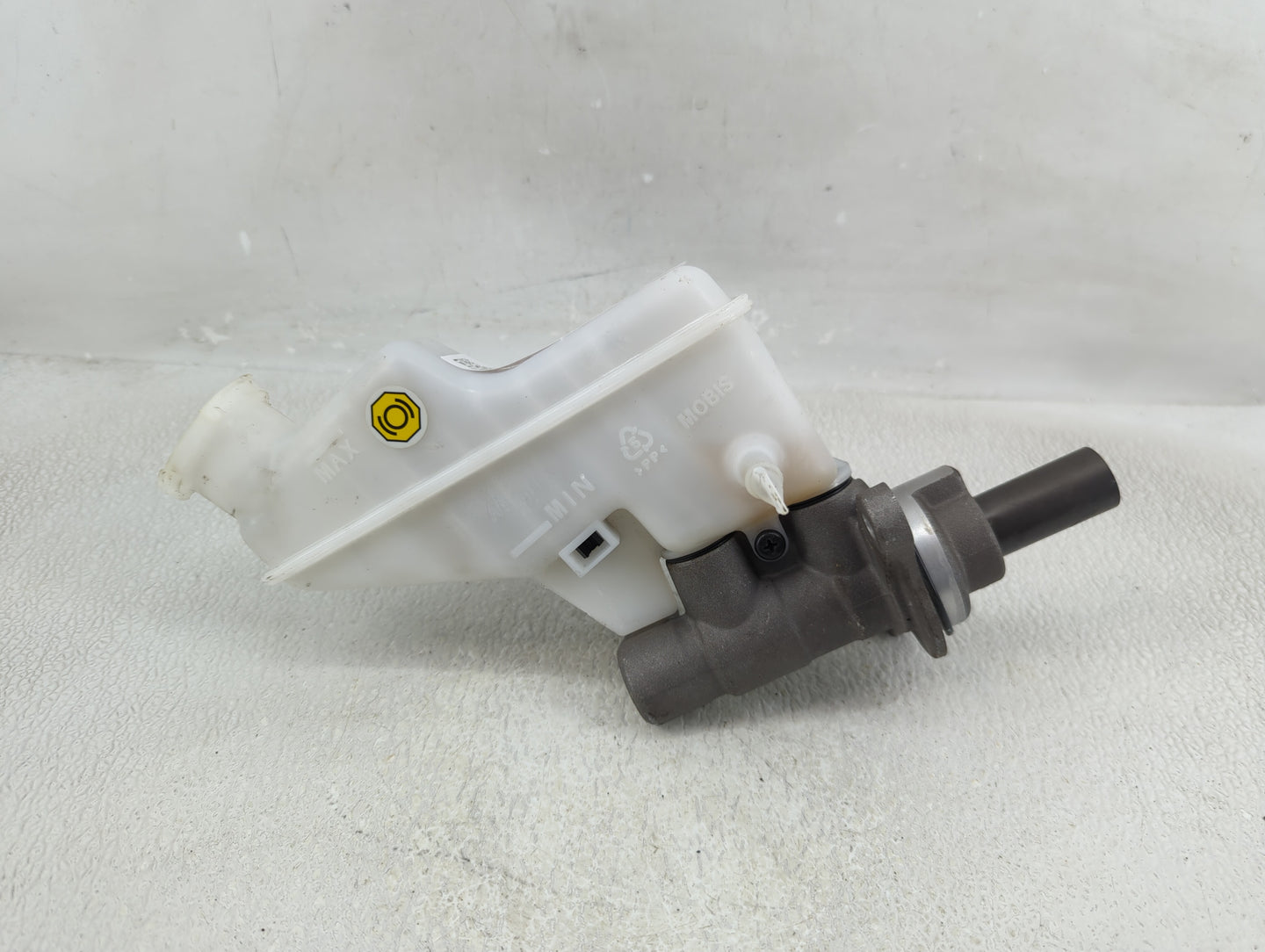 2023 Hyundai Elantra Brake Master Cylinder 1290505 - Oemusedautoparts1.com