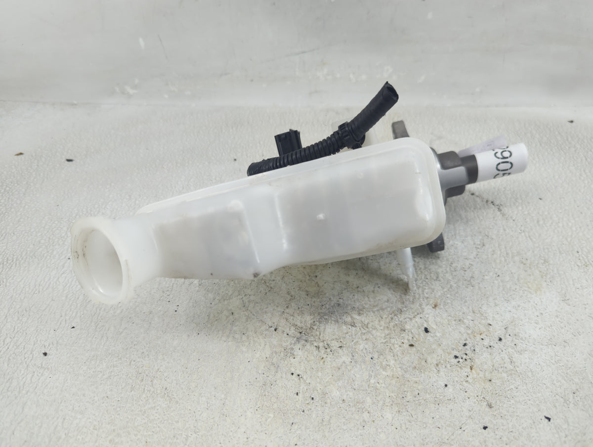 Hyundai Elantra Power Brake Booster Oem 1290507 - Oemusedautoparts1.com