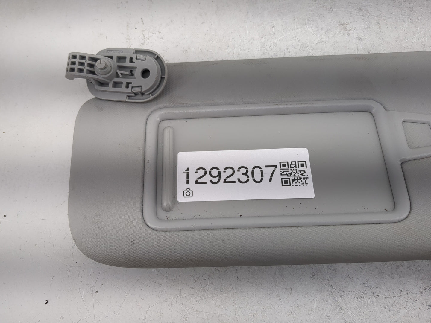 2023 Hyundai Elantra Sun Visor Shade Replacement Driver Left Mirror Fits OEM Used Auto Parts - Oemusedautoparts1.com
