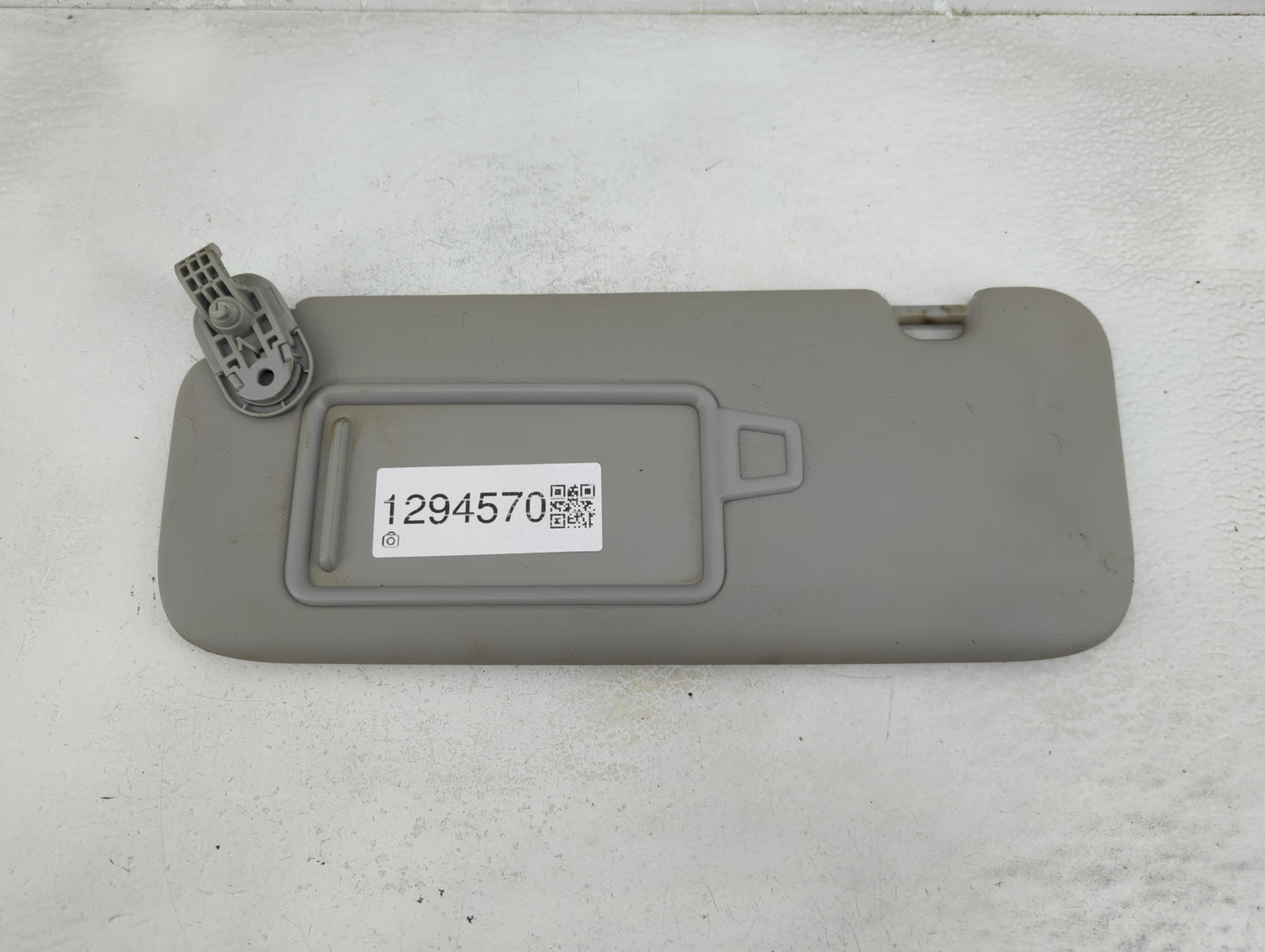 2021-2022 Hyundai Elantra Sun Visor Shade Replacement Driver Left Mirror Fits Fits 2021 2022 OEM Used Auto Parts - Oemusedau