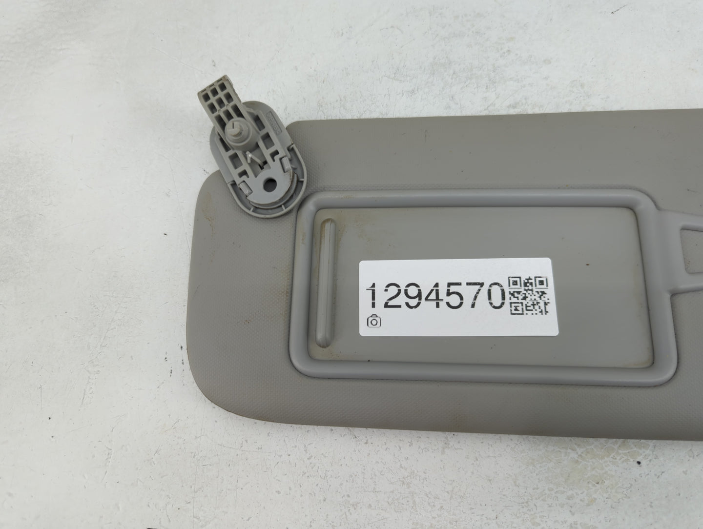 2021-2022 Hyundai Elantra Sun Visor Shade Replacement Driver Left Mirror Fits Fits 2021 2022 OEM Used Auto Parts - Oemusedau