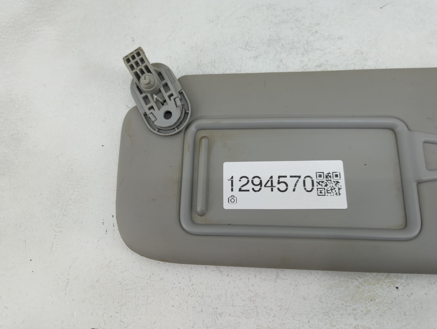 2021-2022 Hyundai Elantra Sun Visor Shade Replacement Driver Left Mirror Fits Fits 2021 2022 OEM Used Auto Parts - Oemusedau