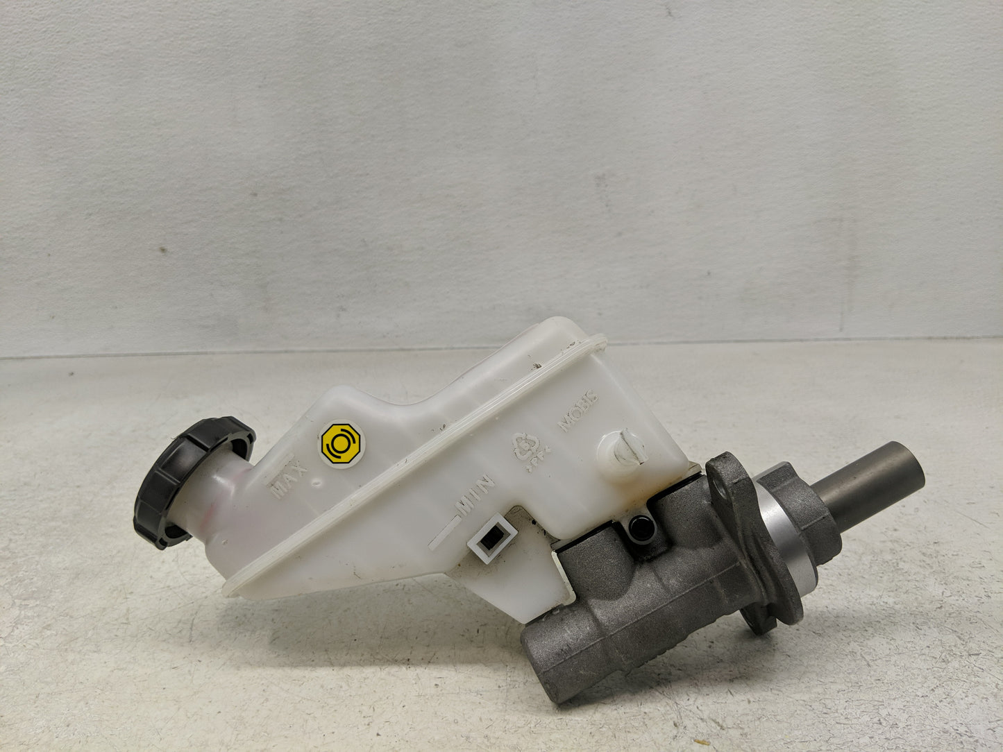 2023 Hyundai Elantra Brake Master Cylinder 1300887 - Oemusedautoparts1.com
