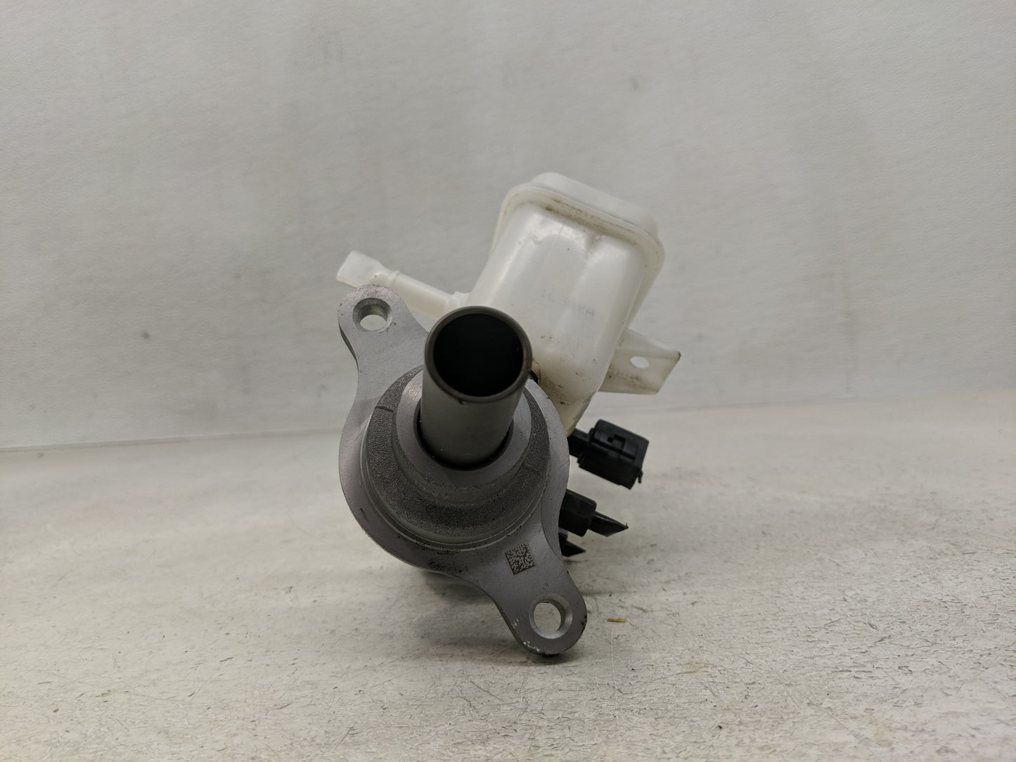2023 Hyundai Elantra Brake Master Cylinder 1300887 - Oemusedautoparts1.com