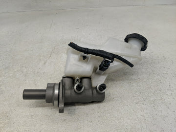 2023 Hyundai Elantra Brake Master Cylinder - Oemusedautoparts1.com