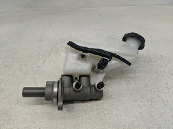 compare product 2023 Hyundai Elantra Brake Master Cylinder 1302303
