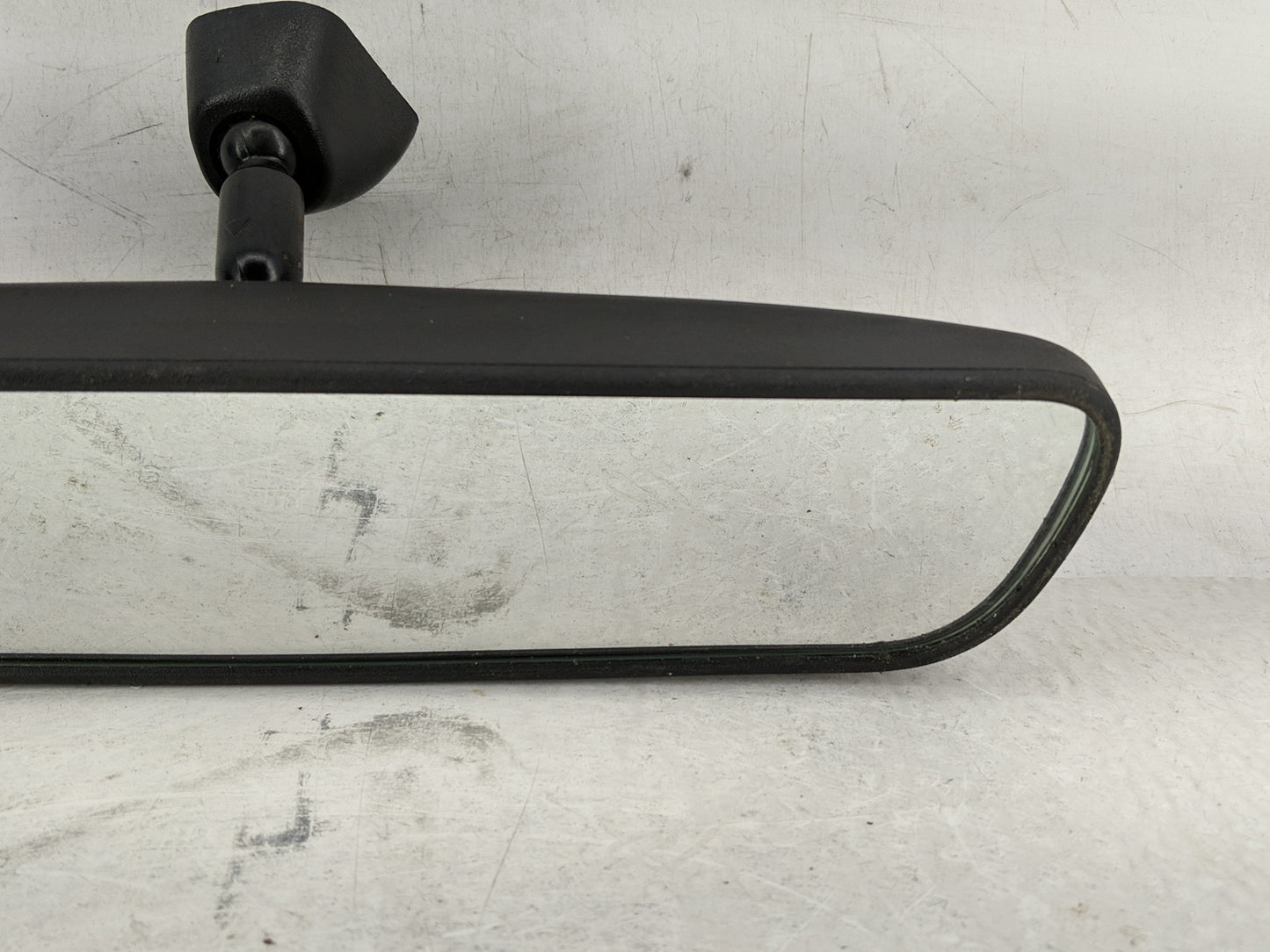 2021-2022 Hyundai Elantra Interior Rear View Mirror Replacement OEM P/N:E13049896 Fits Fits 2020 2021 2022 OEM Used Auto Par