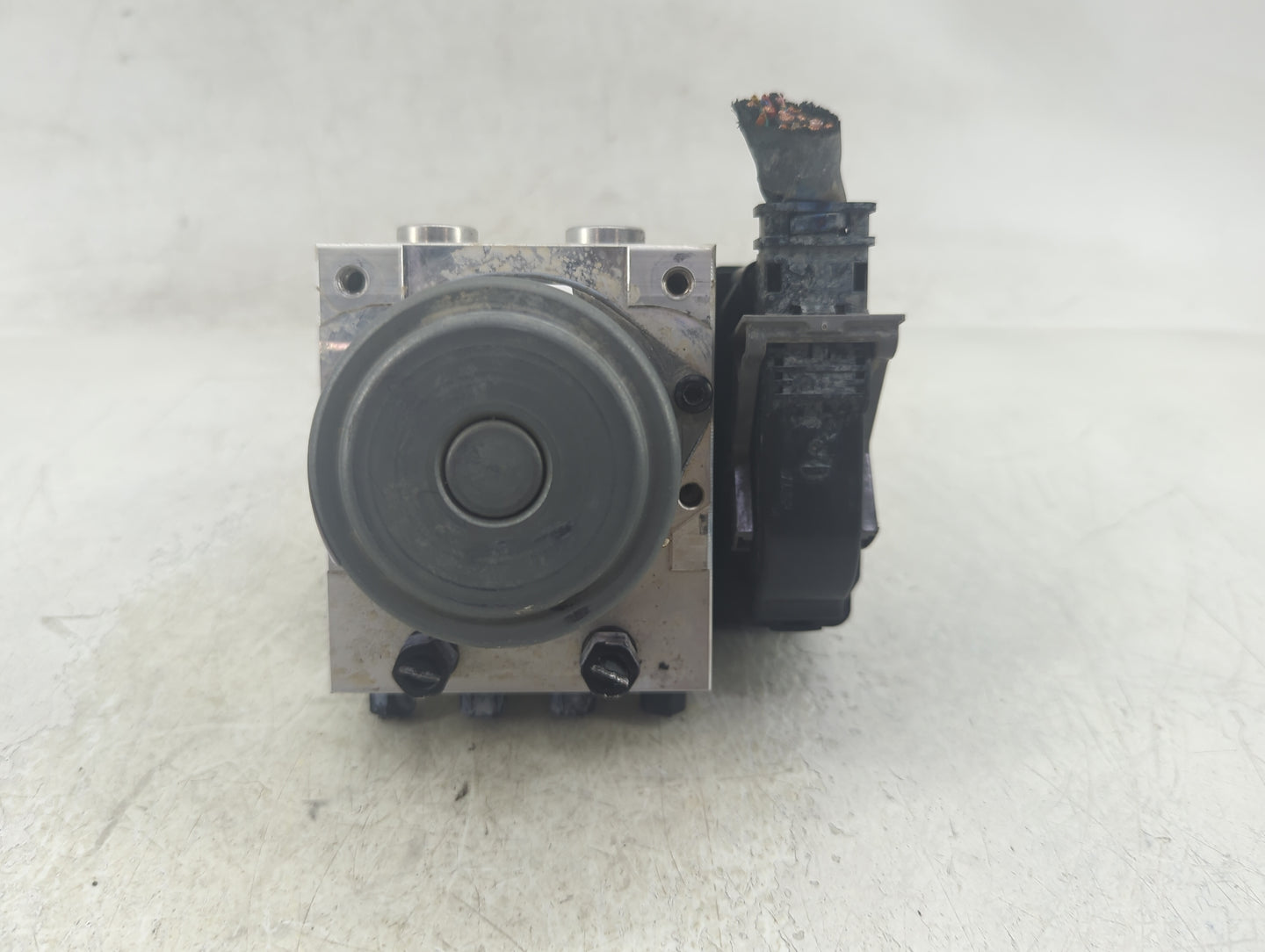 2022 Hyundai Elantra ABS Pump Control Module Replacement P/N:61589-43200 58900-AA800 Fits OEM Used Auto Parts - Oemusedautop