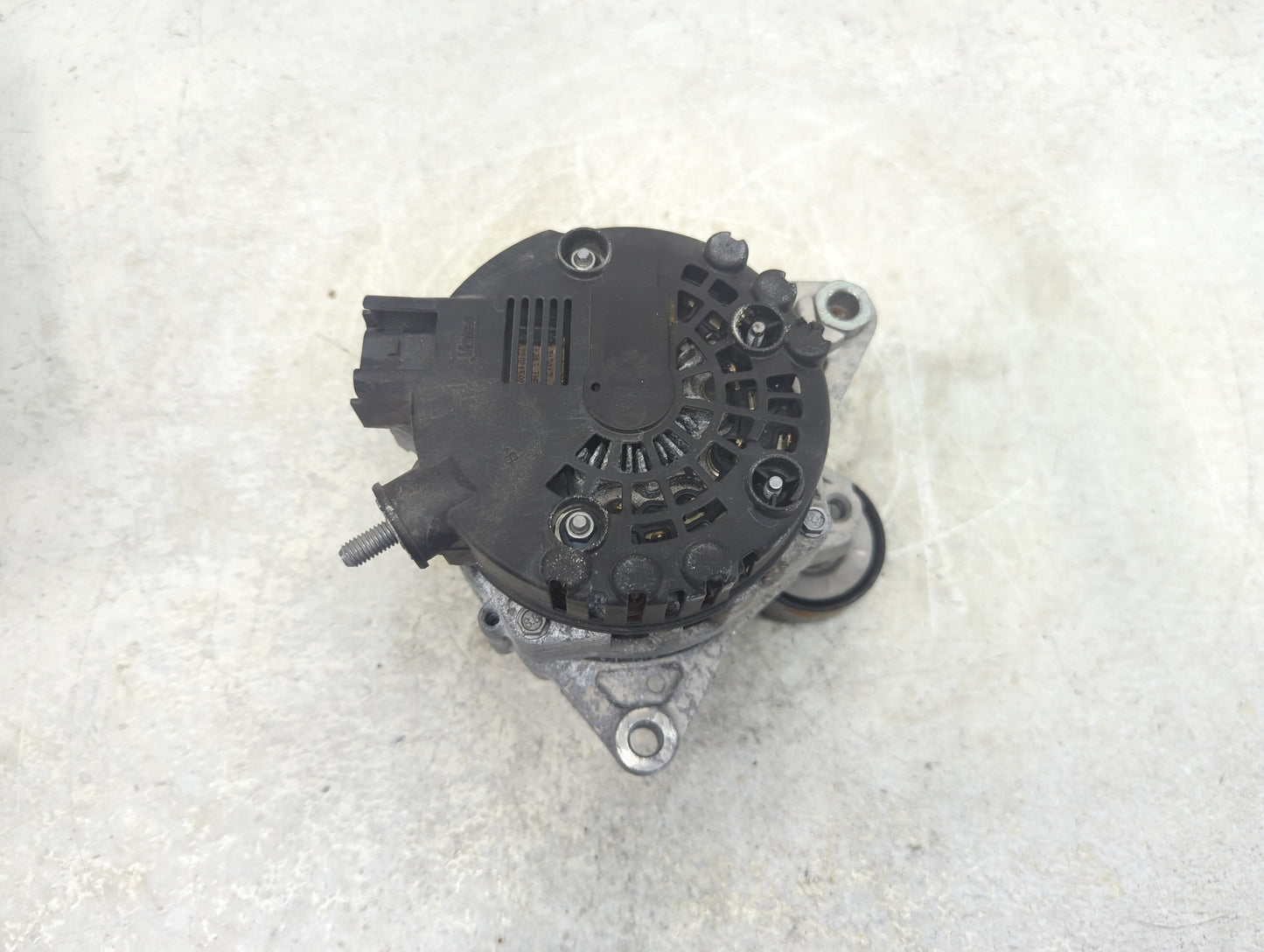 2021-2022 Hyundai Elantra Alternator Replacement Generator Charging Assembly Engine OEM P/N:279496 37300-2J355 Fits Fits 202