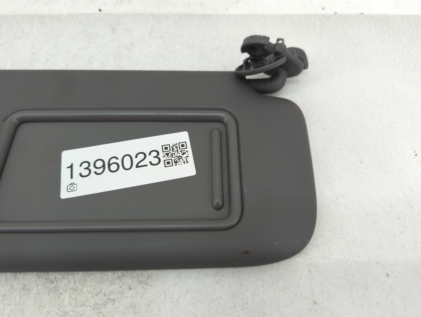 2021-2022 Hyundai Elantra Sun Visor Shade Replacement Driver Left Mirror Fits Fits 2021 2022 OEM Used Auto Parts - Oemusedau