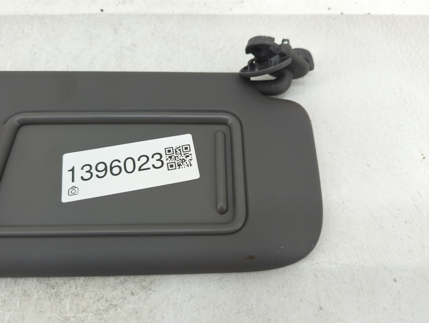 2021-2022 Hyundai Elantra Sun Visor Shade Replacement Driver Left Mirror Fits Fits 2021 2022 OEM Used Auto Parts - Oemusedau