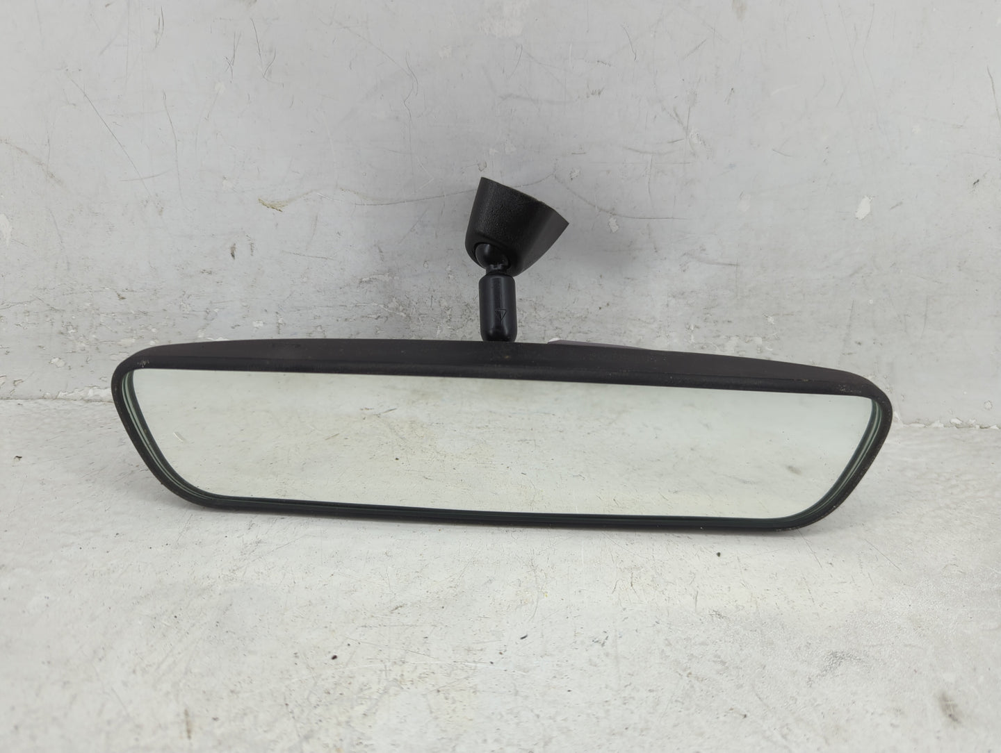 2021-2022 Hyundai Elantra Interior Rear View Mirror Replacement OEM P/N:E13049896 Fits Fits 2020 2021 2022 2023 OEM Used Aut