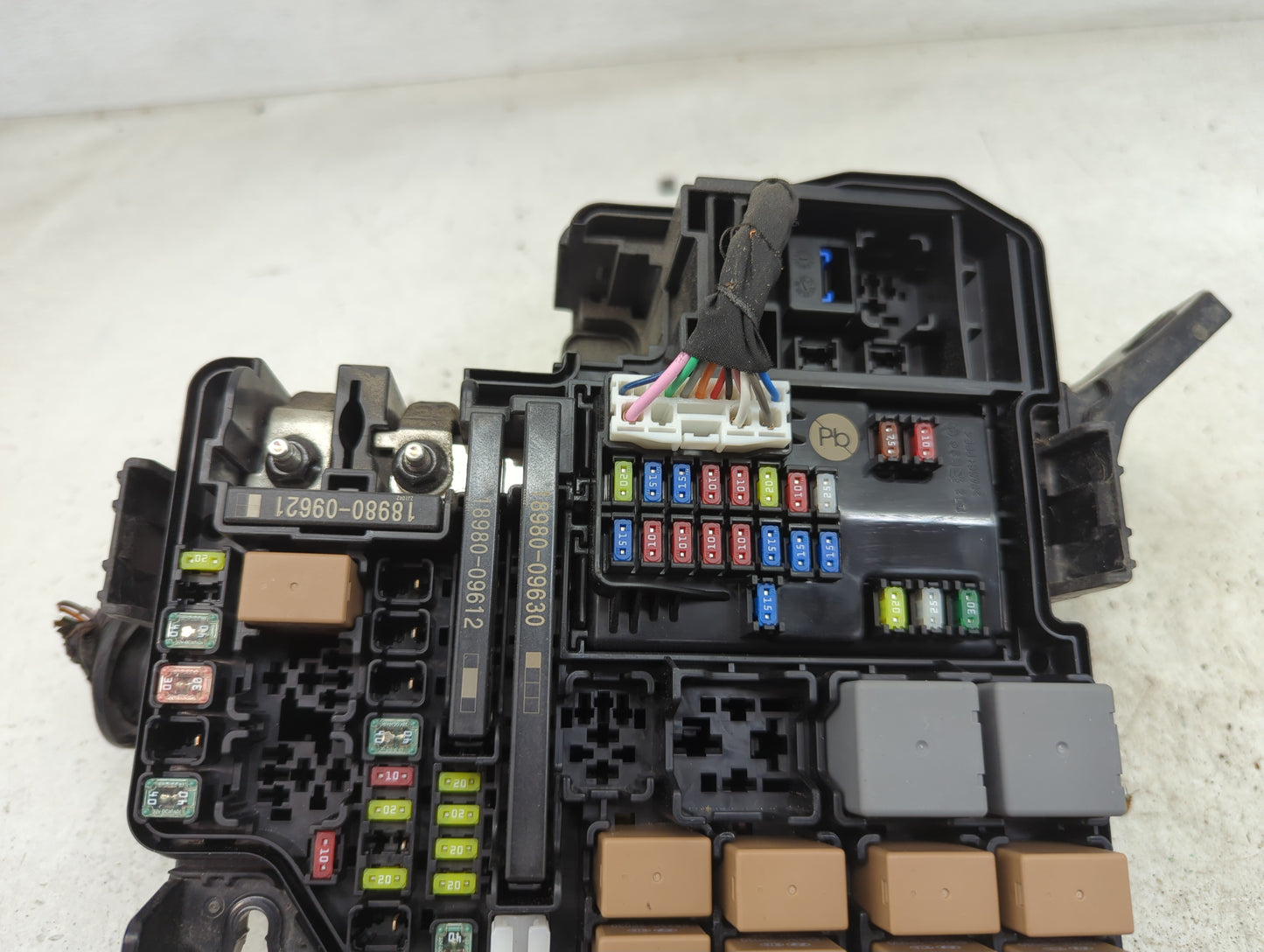 2021-2022 Hyundai Elantra Fusebox Fuse Box Panel Relay Module P/N:91956-IB020 18980-09621, 18980-09612 Fits Fits 2021 2022 O