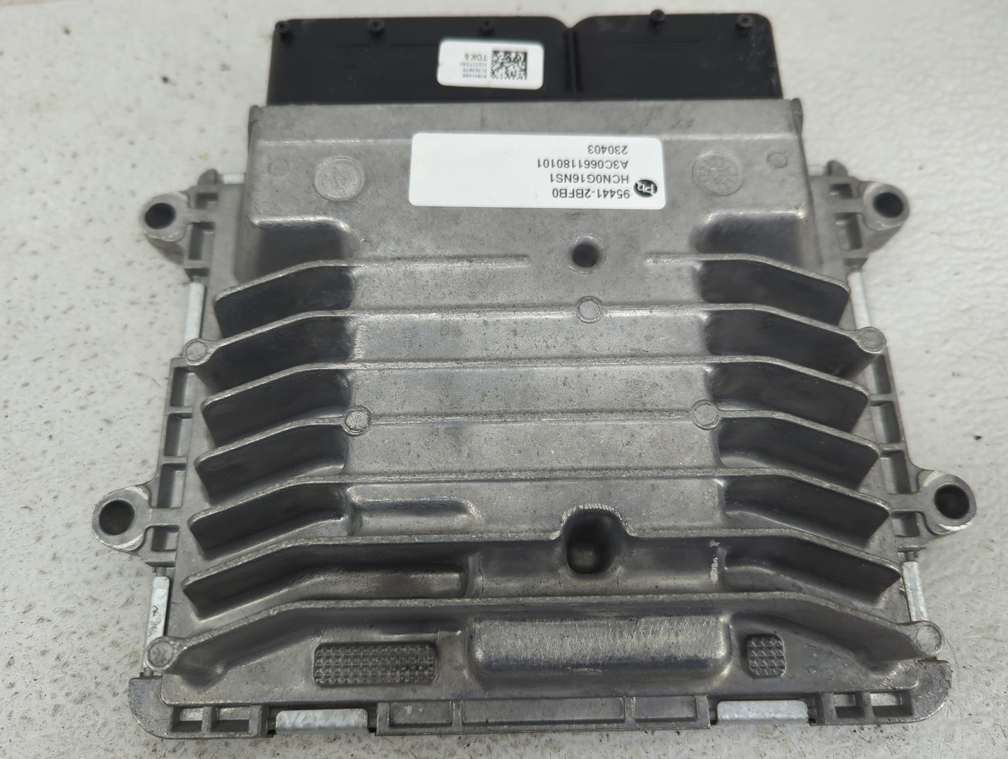2023 Hyundai Elantra PCM Engine Control Computer ECU ECM PCU OEM P/N:95441-2BFB0 A3C0661180101, SIM2K-305, HCN0G16NS1 Fits O