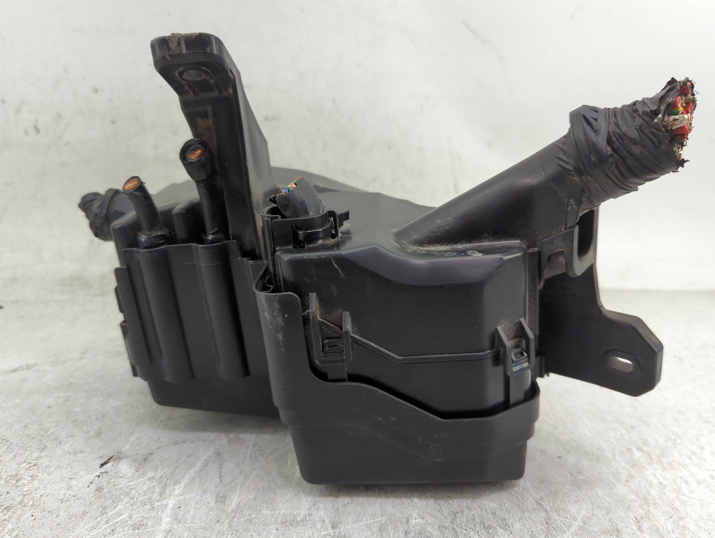 2021-2022 Hyundai Elantra Fusebox Fuse Box Panel Relay Module Fits Fits 2021 2022 OEM Used Auto Parts - Oemusedautoparts1.co