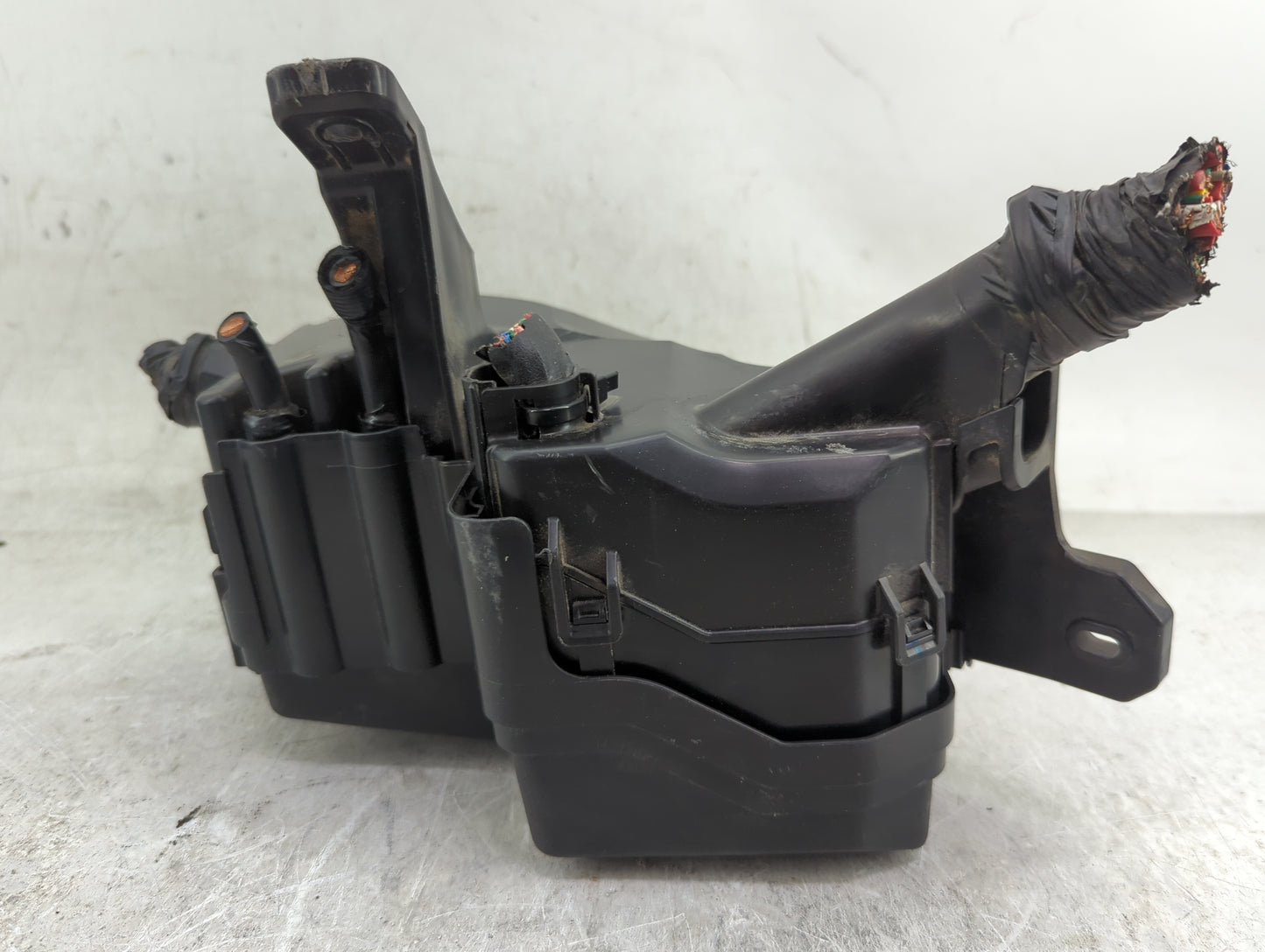2021-2022 Hyundai Elantra Fusebox Fuse Box Panel Relay Module Fits Fits 2021 2022 OEM Used Auto Parts - Oemusedautoparts1.co