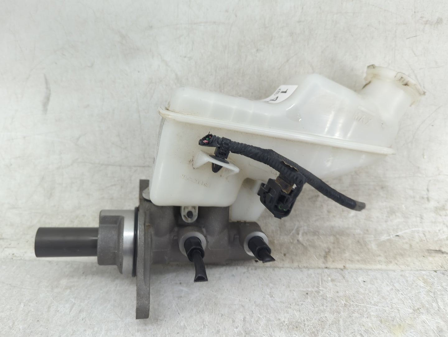 2023 Hyundai Elantra Brake Master Cylinder 1451350 - Oemusedautoparts1.com